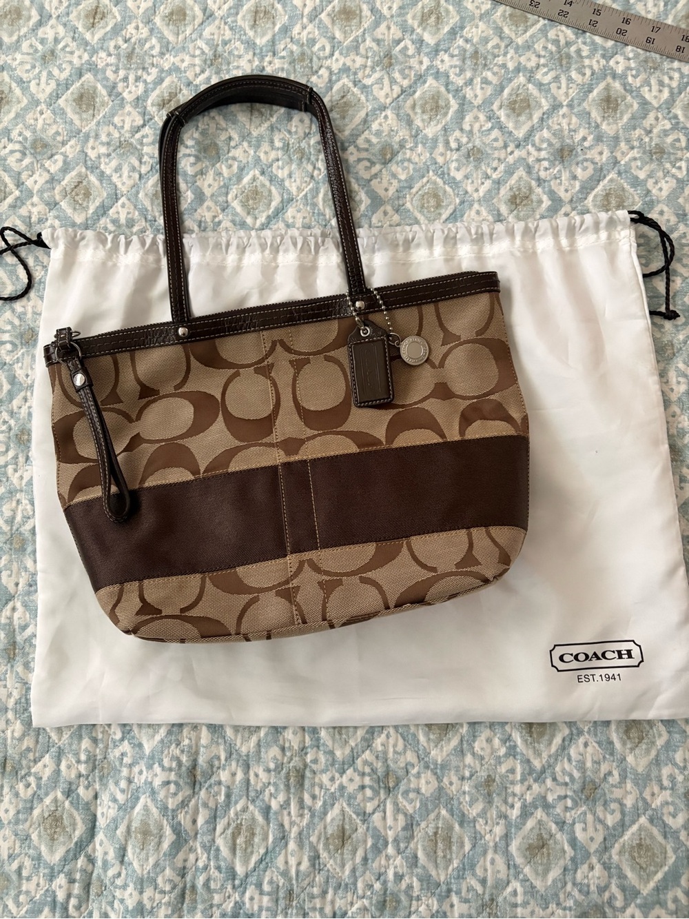 Excellent condition brown Coach Tote - Picture 6 of 6